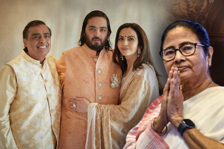 আম্বানিদের বিশেষ আমন্ত্রণ, বিয়ের অনুষ্ঠানে যোগ দিতে মুম্বই যাচ্ছেন মুখ্যমন্ত্রী