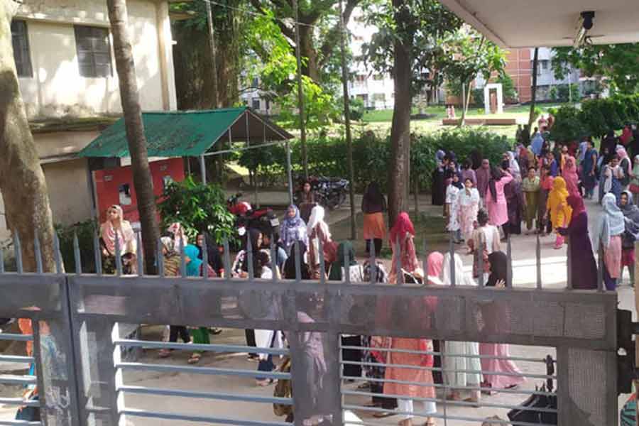 কোটা বিরোধী আন্দোলনে রক্তাক্ত বাংলাদেশ, অনির্দিষ্টকালের জন্য বন্ধ সব শিক্ষা প্রতিষ্ঠান