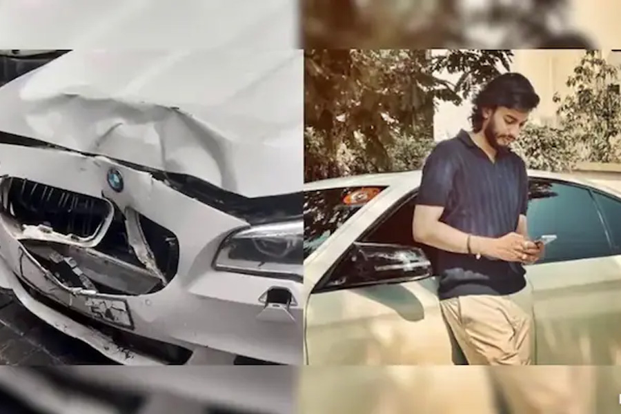 BMW-তে মহিলাকে পিষে বান্ধবীকে ৪০ বার ফোন! শিব সেনা নেতার ছেলের কাণ্ডে ঘনাচ্ছে রহস্য