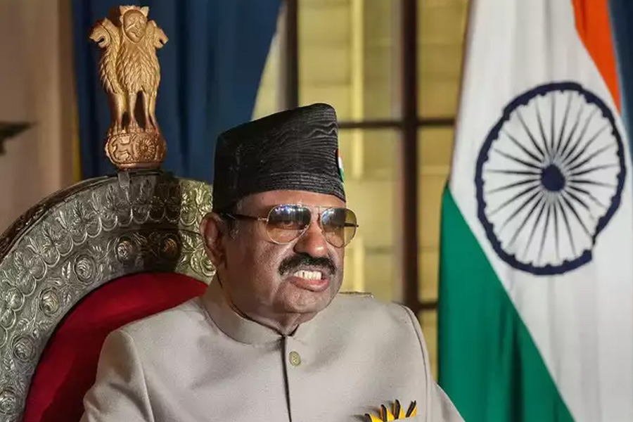 রাজভবনের রাজ্যপাট