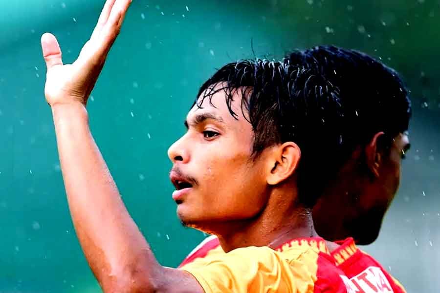 ঘরের মাঠে সুপারহিট ইস্টবেঙ্গল, পুলিশকে ৬ গোলের মালা পরাল লাল-হলুদ
