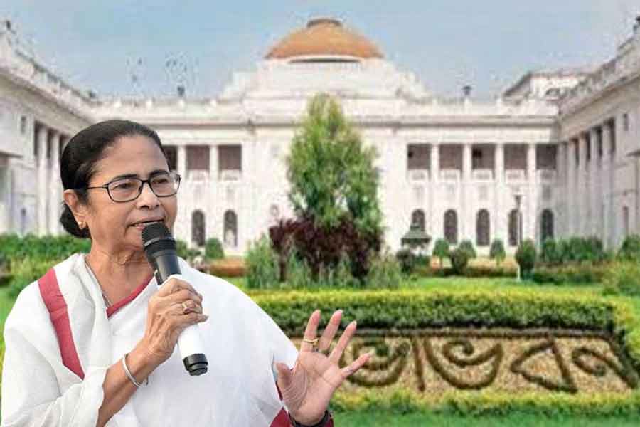 নীতি-বৈঠকে মমতার ‘অপমান’ নিয়ে আলোচনার সম্ভাবনা, সোমে উত্তাল হতে পারে বিধানসভা