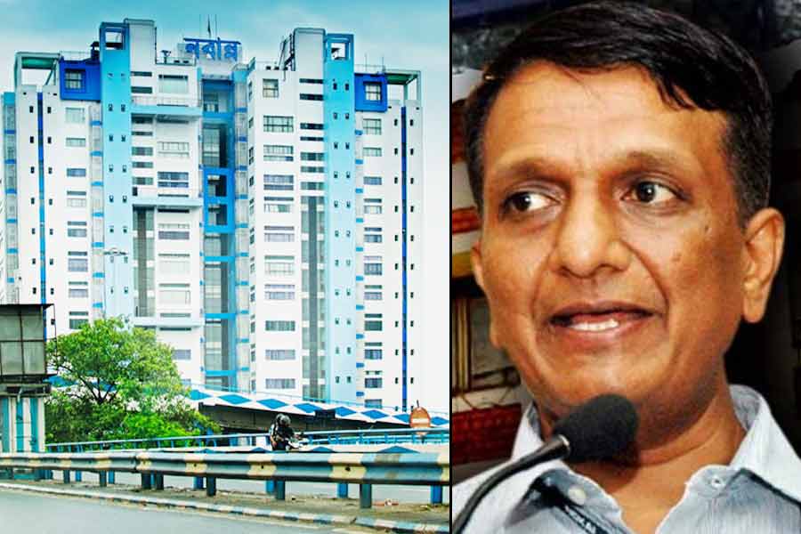 রাজ্যে ফের একাধিক দপ্তরে আমলা বদল, শিক্ষাসচিবের পদ থেকে সরলেন মণীশ জৈন