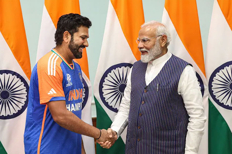 ‘কার আইডিয়া? চাহালের নাকি?’ রোহিতের বিশ্বকাপ সেলিব্রেশনের ভঙ্গি নিয়ে প্রশ্ন মোদির