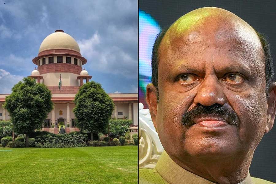 শ্লীলতাহানি ইস্যুতে রাজ্যপালের বিরুদ্ধে এবার সুপ্রিম কোর্টে ‘নির্যাতিতা’