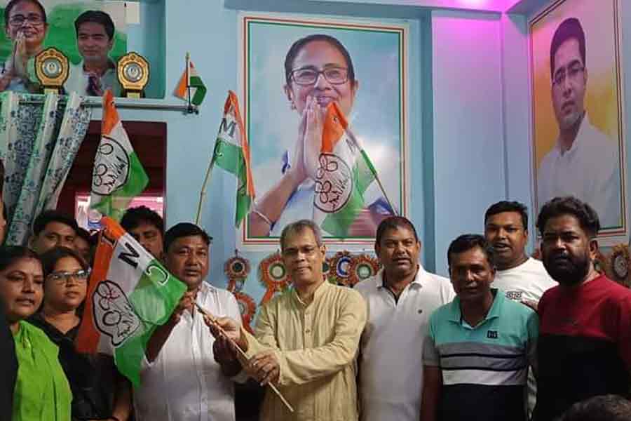 শুভেন্দুর ‘সংখ্যালঘু’ মন্তব্যের জের! দল ছেড়ে তৃণমূলে নদিয়া বিজেপির সংখ্যালঘু মোর্চার নেতা