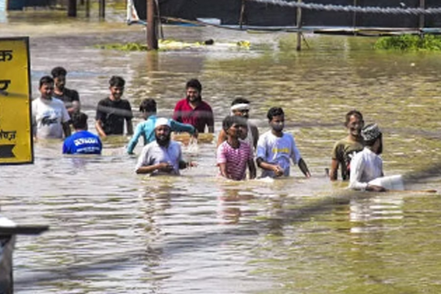 বন্যার কবলে উত্তরপ্রদেশের ১০ জেলা, জলের তলায় বহু গ্রাম! মৃত অন্তত ১৭