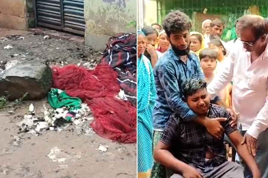বোলপুরে মধ্যরাতে গোটা পরিবারকে পুড়িয়ে মারার চেষ্টা! মৃত্যু বাবা ও শিশুপুত্রের, কারণ নিয়ে ধোঁয়াশা