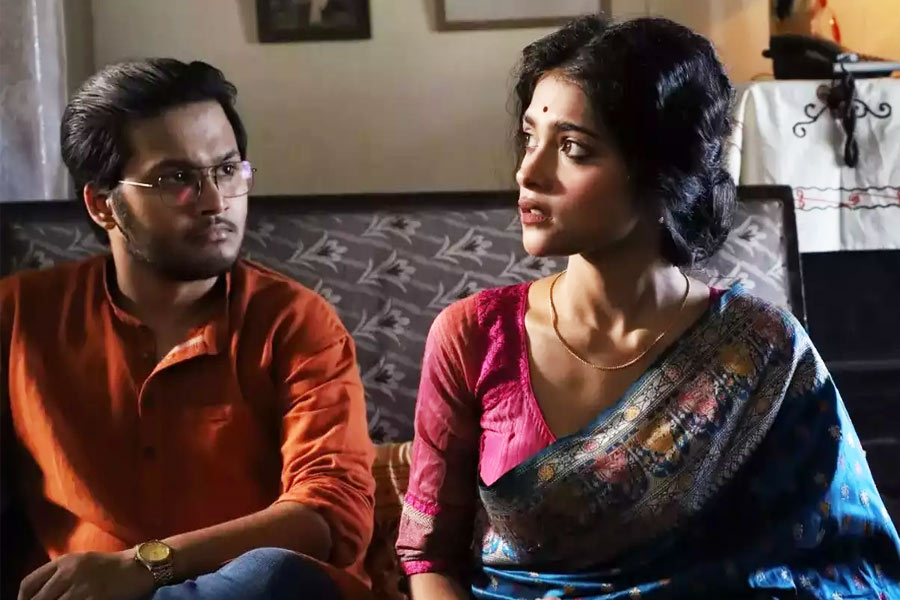 পরীক্ষাধর্মী ছবি ‘হেমন্তের অপরাহ্ন’, পড়ুন রিভিউ