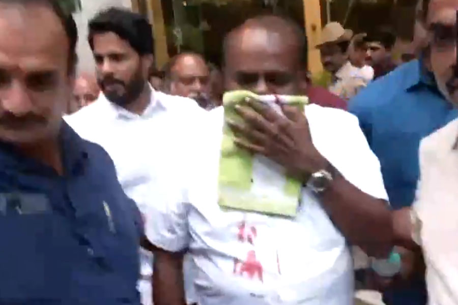 তোলাবাজি ও হুমকির অভিযোগ, খোদ কেন্দ্রীয় মন্ত্রী কুমারস্বামীর বিরুদ্ধে দায়ের মামলা