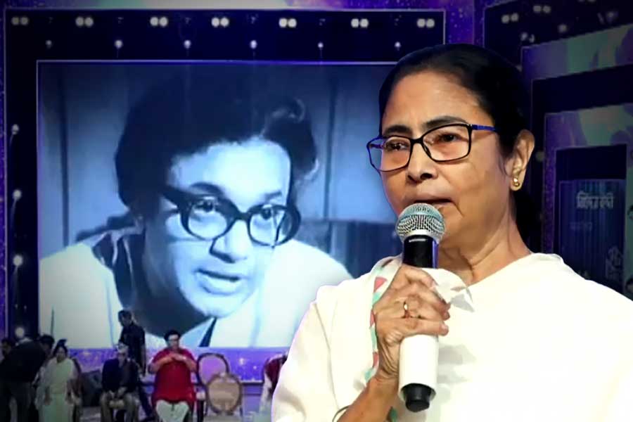 মুখ্যমন্ত্রীর ‘উত্তম স্মরণ’, ‘মহানায়ক’ সম্মান পেলেন কারা?