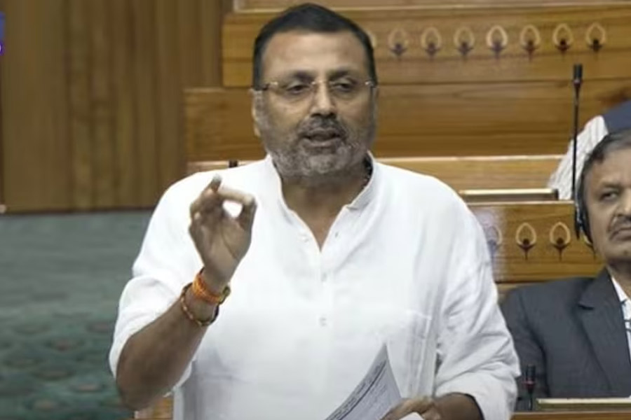 ‘হিন্দুদের অস্তিত্ব সংকট’, বাংলার জেলা নিয়ে কেন্দ্রশাসিত অঞ্চল গঠনের দাবি বিজেপি সাংসদের