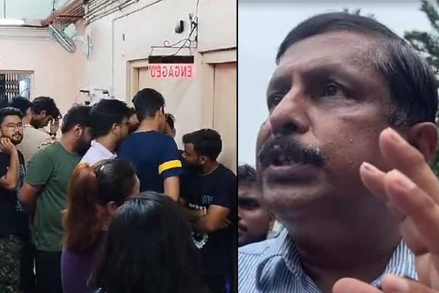 ব্যর্থ পুনর্বাসনের চেষ্টা! আর জি করের ‘ভিলেন’ অরুণাভকে ঘরবন্দি করলেন মালদহ মেডিক্যালের জুনিয়ররা
