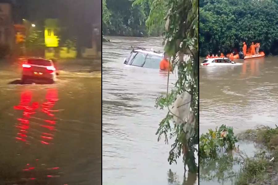 রাস্তা-নদী মিলেমিশে একাকার, জলের তোড়ে গাড়ি তলিয়ে আসানসোলে মৃত্যু চালকের