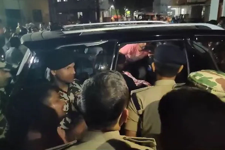 বিহারে ‘জঙ্গলরাজ’! বাড়ি পর্যন্ত ধাওয়া করে RJD নেতাকে গুলি করে খুন