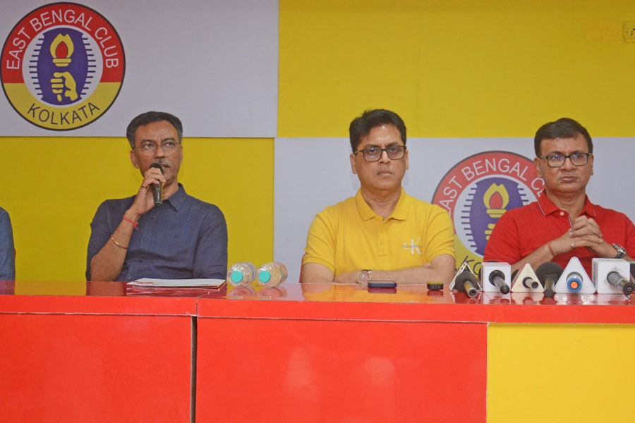 ইস্টবেঙ্গলকে কদর্য আক্রমণ ইউটিউবারের, সমর্থকদের শান্ত থাকার আবেদন লাল-হলুদ কর্তাদের
