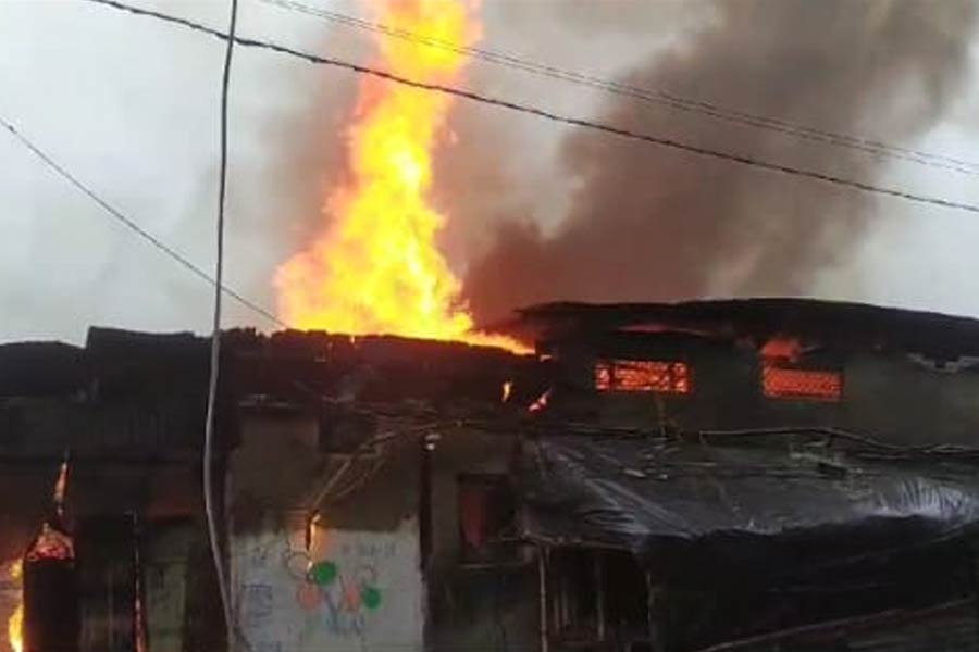 ফের কলকাতায় ভয়াবহ অগ্নিকাণ্ড, পুড়ে ছাই উল্টোডাঙার কারখানা