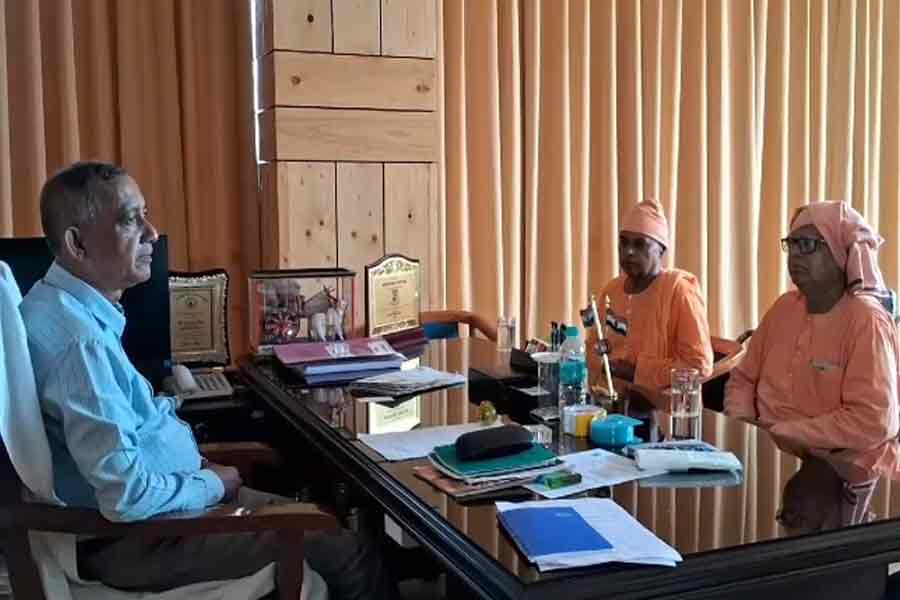 এবার মাটিগাড়ায় রামকৃষ্ণ মিশনের জমি ‘দখল’, মমতাকে চিঠি কর্তৃপক্ষের