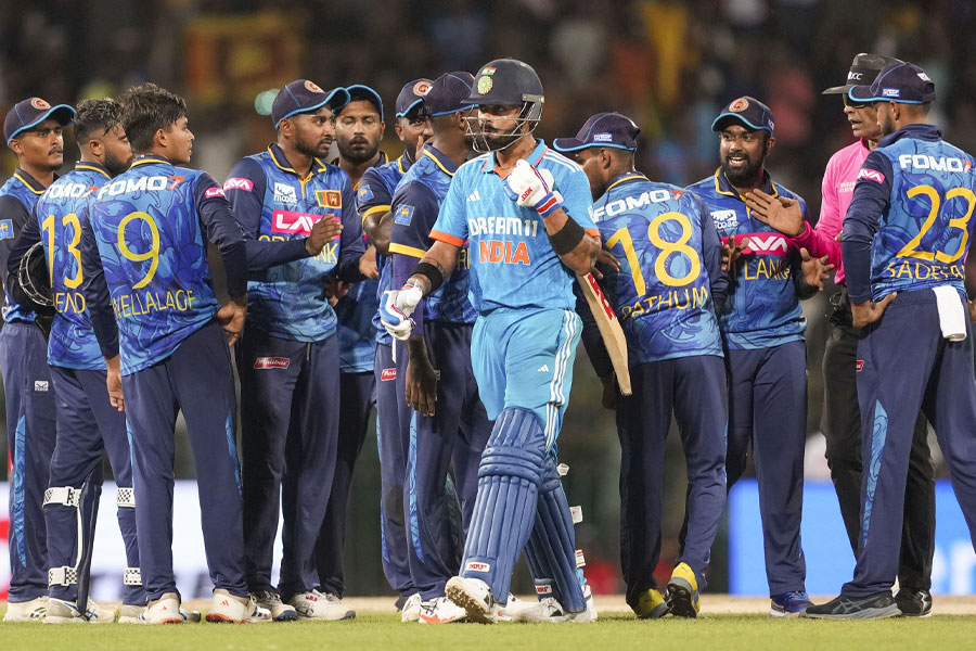 গম্ভীর জমানার শুরুতেই লজ্জা, ২৭ বছর পরে শ্রীলঙ্কার বিরুদ্ধে ওয়ানডে সিরিজ হার ভারতের