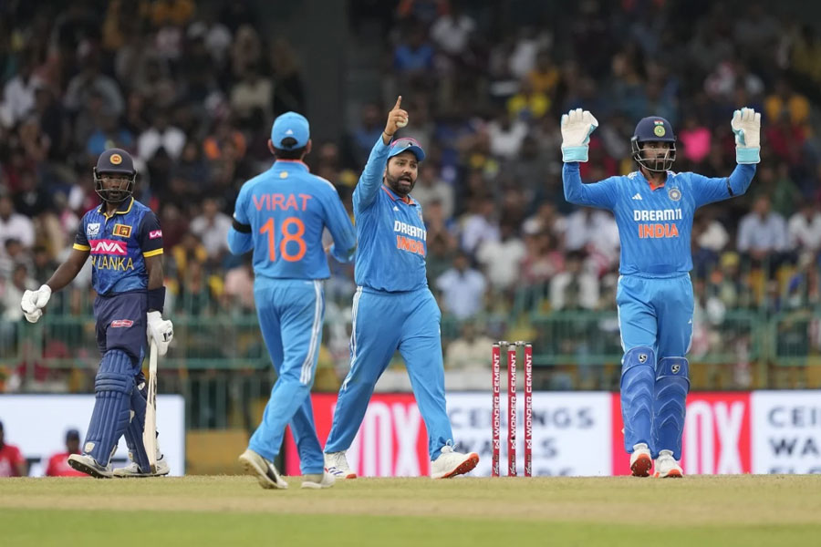 সহজ লক্ষ্যেও ডোবাল ব্যাটিং, টাই হল শ্রীলঙ্কার সঙ্গে ভারতের প্রথম ওয়ানডে