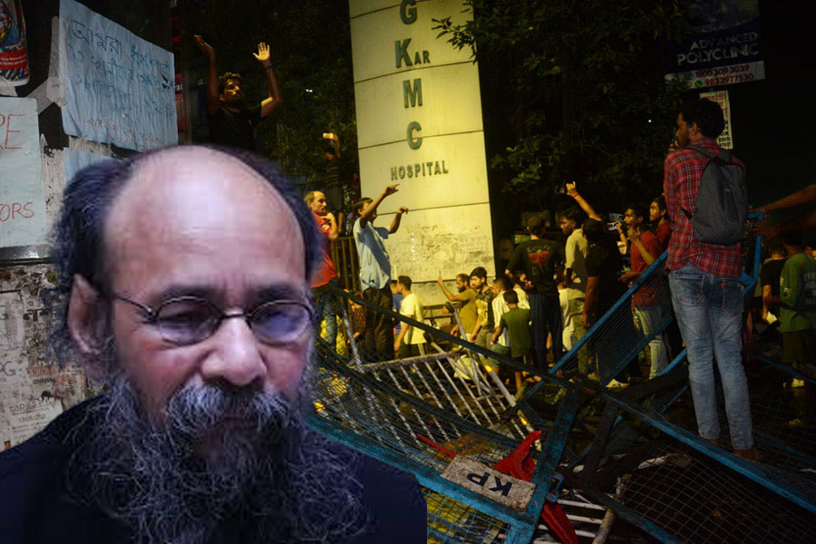 ‘কয়েক রাত ঘুমোতে পারছি না’, RG Kar নিয়ে ‘অসহায়তা’ প্রকাশ জয় গোস্বামীর