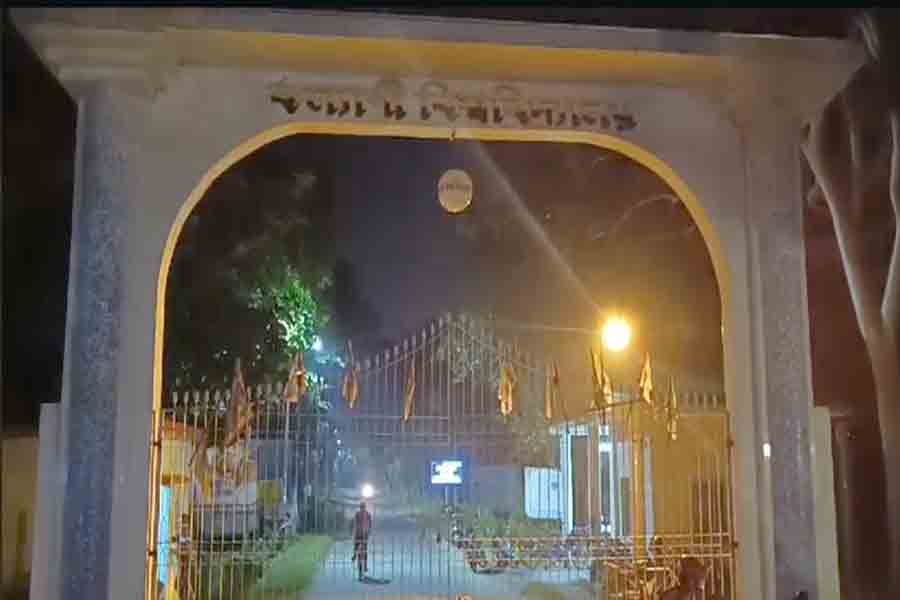গেটে তালা ঝুলিয়ে ছাত্র বিক্ষোভ! পদত্যাগ কল্যাণী বিশ্ববিদ্যালয়ের উপাচার্যের