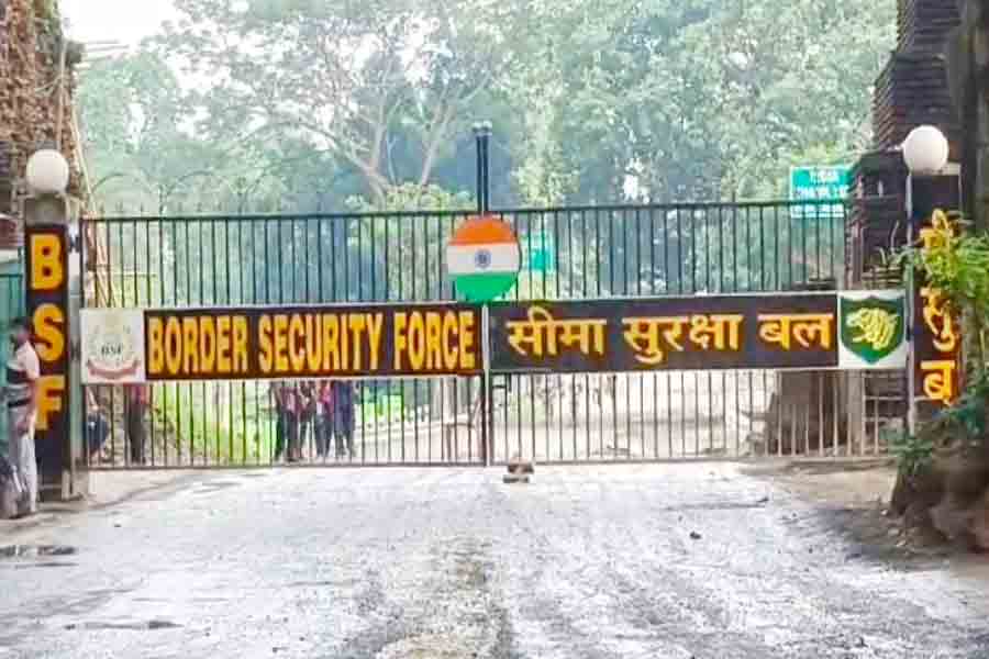 উত্তাল বাংলাদেশে আটকে ৭০০ ভারতীয় লরি চালক, ফিরবেন কীভাবে? চিন্তায় পরিবার