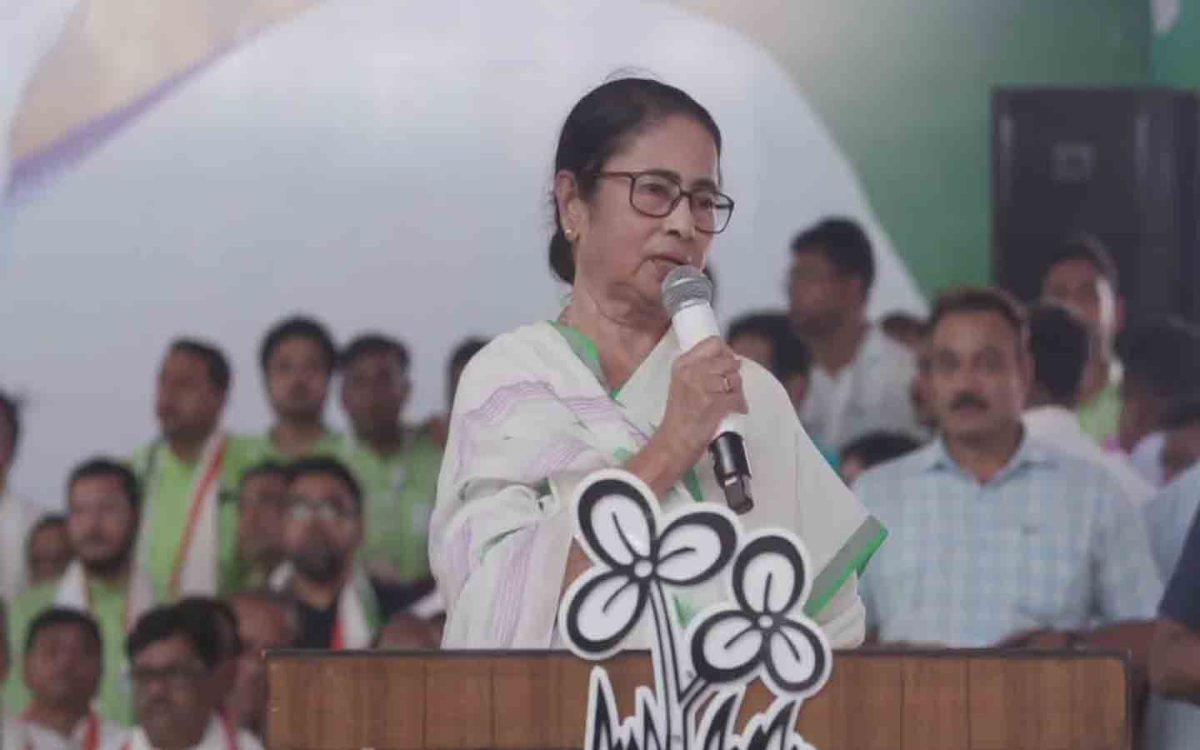 কবে ছাত্র নির্বাচন? শিক্ষামন্ত্রীকে সময় বেঁধে দিলেন মমতা