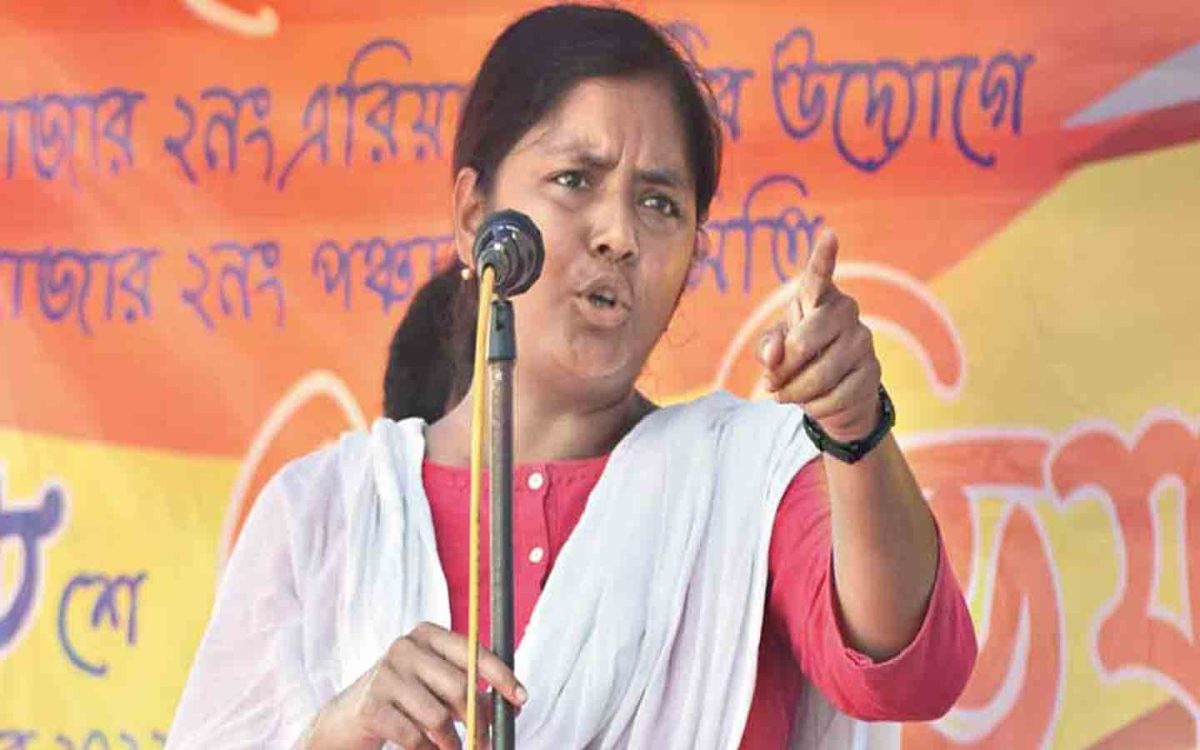 বুকে ধাক্কা, হাত ধরে টান! পুলিশকে কাঠগড়ায় তুলে নগরপালকে চিঠি মীনাক্ষীর