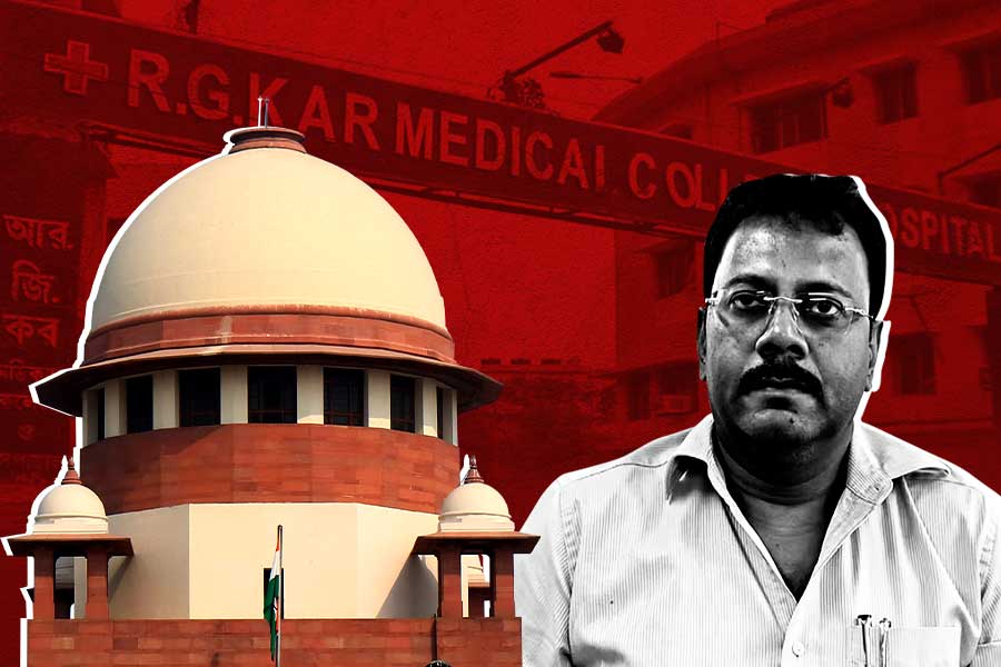 ‘কাকে বাঁচাতে চাইছেন সন্দীপ? অভিসন্ধি কী?’, প্রশ্ন সুপ্রিম কোর্টের