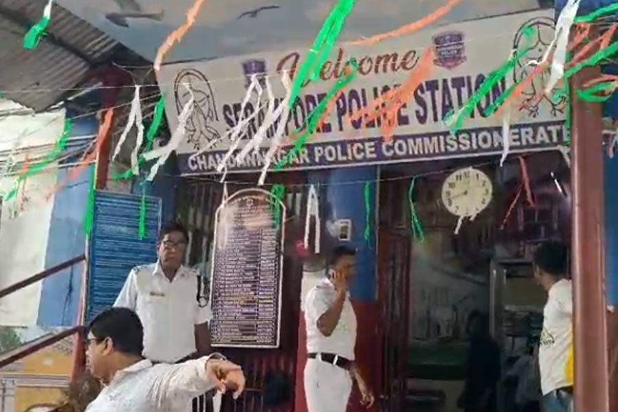 বৈদ্যবাটিতে আগ্নেয়াস্ত্র-সহ গ্রেপ্তার ৫, নবান্ন অভিযানের নামে অশান্তির ছক?