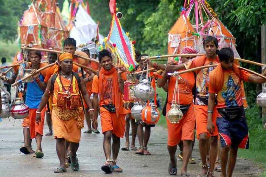 শিবমন্দিরে যাওয়ার পথে পিষল গাড়ি, বাগডোগরায় মৃত্যু ৬ পুণ্যার্থীর