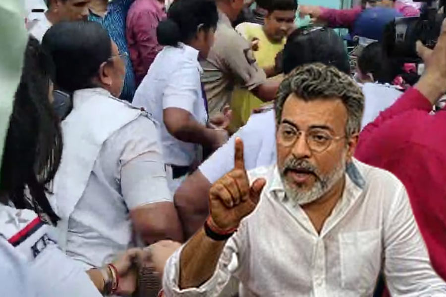 বিজেপি-পুলিশ ধস্তাধস্তিতে শ্যামবাজারে ধুন্ধুমার, আটক রুদ্রনীল