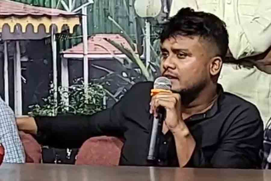 নবান্ন অভিযানের ডাক দেওয়া ছাত্র নেতাই যৌন নিগ্রহে অভিযুক্ত? প্রশ্ন করতেই মেজাজ হারালেন আহ্বায়ক