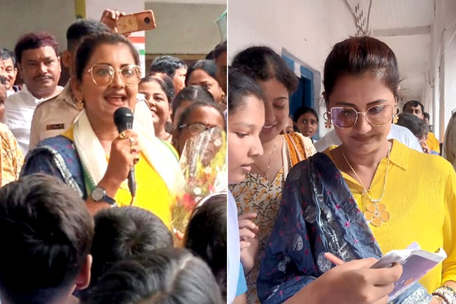 দিদিমণির ভূমিকায় ‘দিদি নম্বর ১’, পাণ্ডুয়ার স্কুলে পড়া ধরলেন রচনা