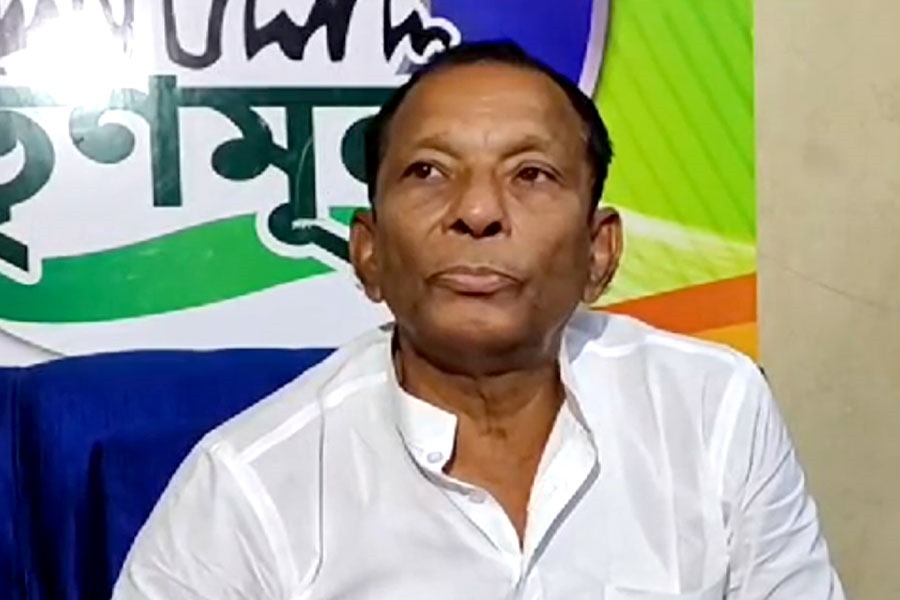 ‘মন্ত্রিত্ব ছাড়া বড় ব্যাপার নয়’, দলের নির্দেশের পরই পদত্যাগের ঘোষণা অখিল গিরির