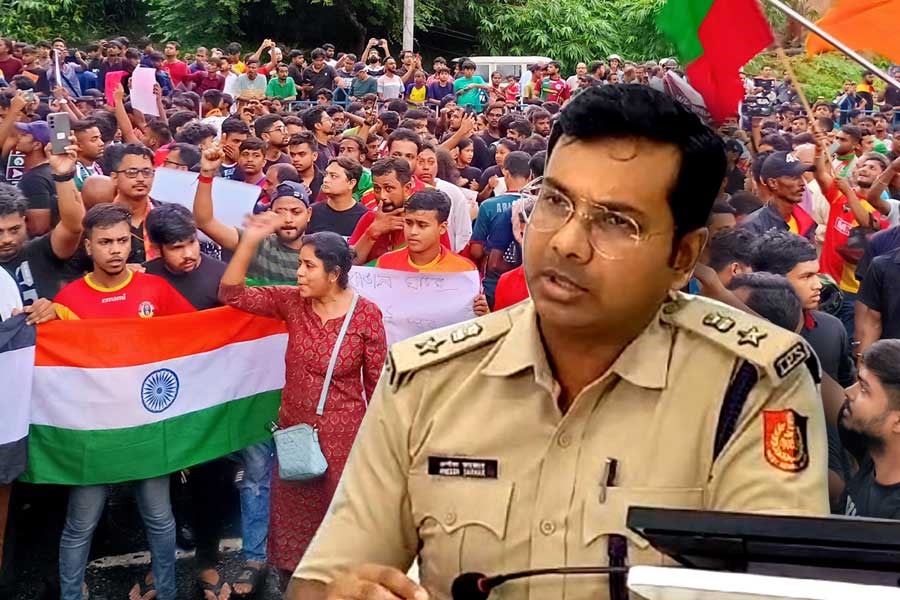 ‘অস্ত্র নিয়ে যেতে হবে’, অডিও রেকর্ড প্রকাশ করে যুবভারতীর সামনে জমায়েতে ‘না’ বিধাননগর পুলিশের
