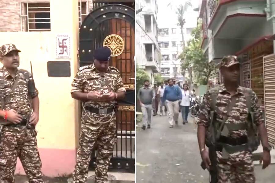 সাতসকালে সন্দীপের বাড়িতে সিবিআই, দেড় ঘণ্টা অপেক্ষার পর খুলল দরজা!