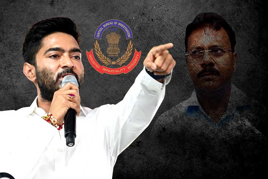 ‘এখনও সন্দীপ ঘোষ গ্রেপ্তার হয়নি কেন?’, অভিষেকের নিশানায় সিবিআই