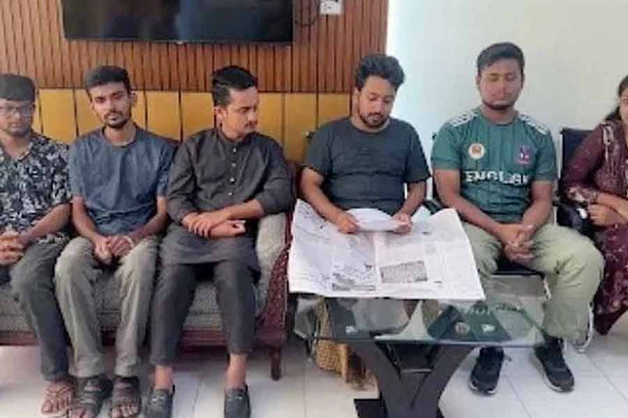 স্বেচ্ছায় আন্দোলন প্রত্যাহার? পুলিশের হেফাজতে থেকে বেরিয়ে কী বললেন ৬ ছাত্রনেতা