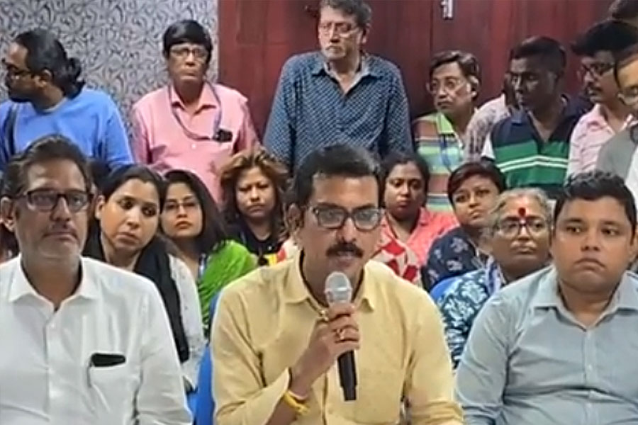 টলিউডে কাস্টিং কাউচ বিতর্ক, যৌন হেনস্তা রুখতে ফেডারেশনের ‘সুরক্ষা বন্ধু’