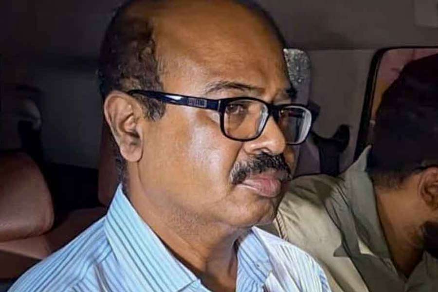 অসুস্থ টালা থানার প্রাক্তন ওসি, ভর্তি জেল হাসপাতালে