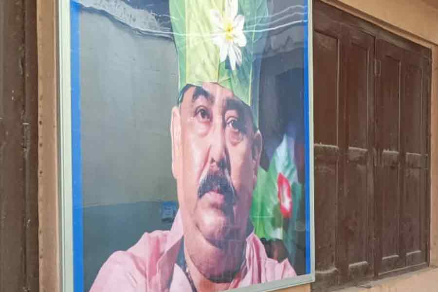সরানো হল কোর কমিটির সদস্যদের ছবি, অনুব্রত ফিরতেই নবসাজে বীরভূমের জেলা TMC কার্যালয়