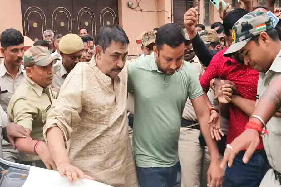 স্বমহিমায় ফিরছেন কেষ্ট, দুবছর পর তৃণমূল কার্যালয়ে অনুব্রত