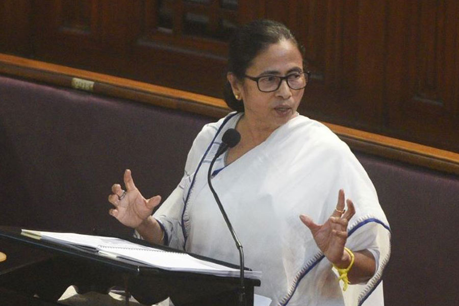 ‘বুলডোজার নীতি চলতে দেব না, ওয়াকফ বিল বিরোধিতায় নেতৃত্বে আমরাই’, বিধানসভায় বললেন মমতা