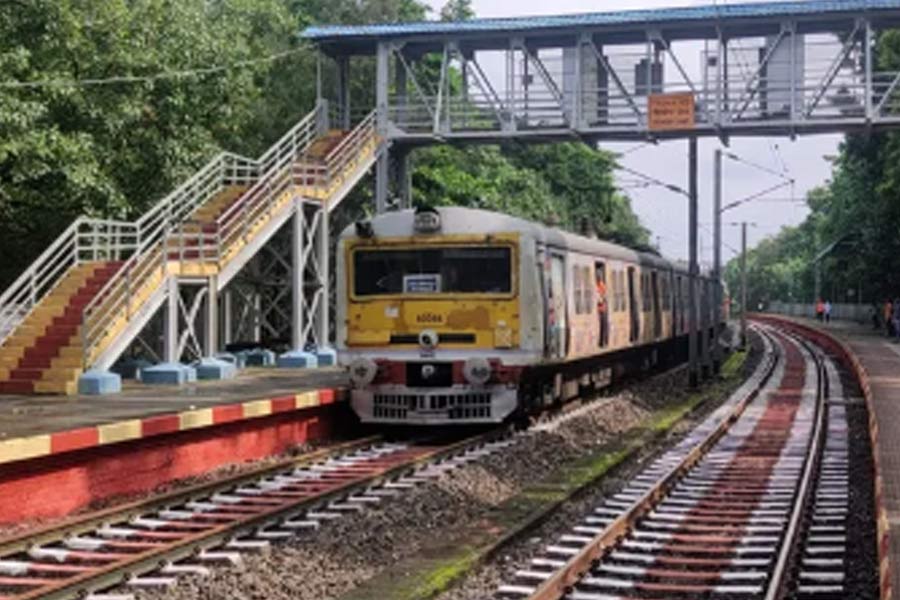 ট্রাম বন্ধ হওয়া এই শহরে চক্ররেলের চল্লিশ বছর