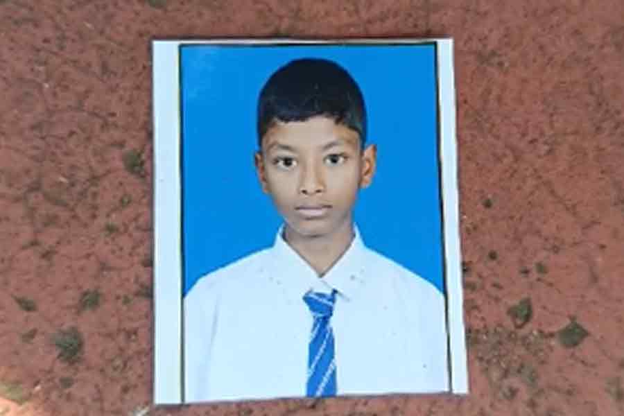 রাতভর নিখোঁজ থাকার পর জলাশয়ে মিলল কিশোরের দেহ, খুন নাকি অন্যকিছু? ঘনাচ্ছে রহস্য