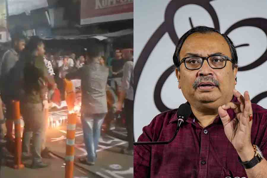 শ্যামবাজারে পুড়ল তৃণমূলের পতাকা! প্রতিবাদের আড়ালে কোন উদ্দেশ্যসাধন? প্রশ্ন কুণালের