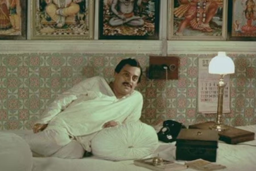 কাজের পরিসরে ‘হুমকি’, রাজ্য-রাজনীতিতে এখন প্রবল আলোচিত বিষয় ‘মগনলাল’রা