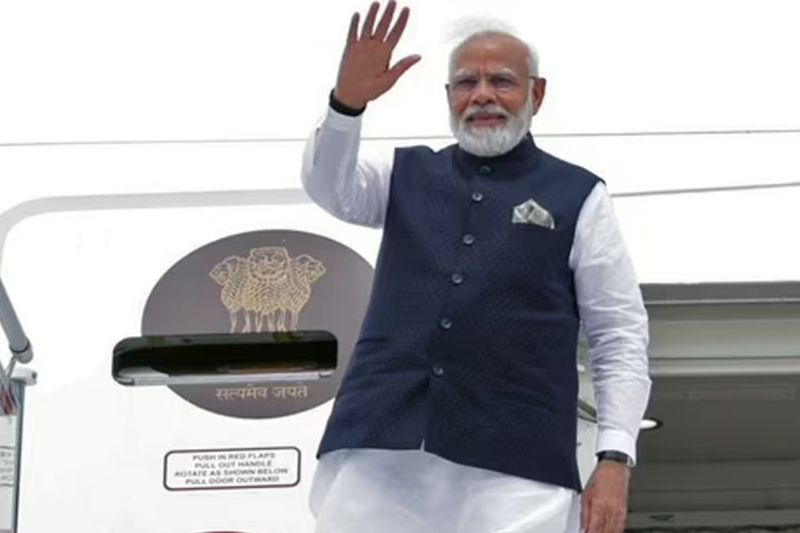 বাড়ছে চিনা আগ্রাসন, সমুদ্র নিরাপত্তায় বন্ধুত্বের সেতু বাঁধতে ব্রুনেই চললেন মোদি
